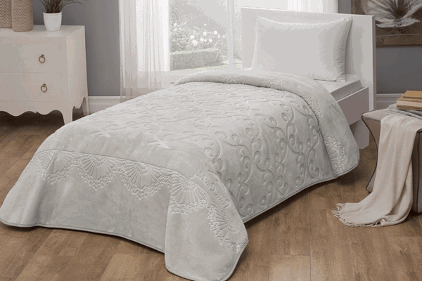 Champagne EMBOSS Piere Cardin Blanket